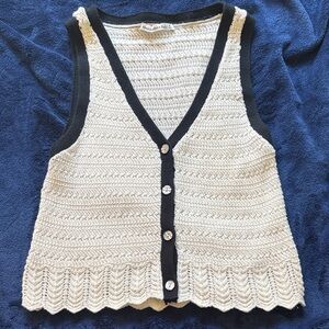 Abercrombie & Fitch White and Black Knit Tank